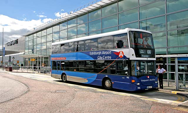 Lothian Buses  -  Terminus  -  Edinburgh Airport  -  Routes 35 and 100