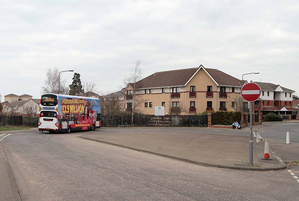 Lothian Buses  -  Terminus  -  Greendykes  -  Route 14