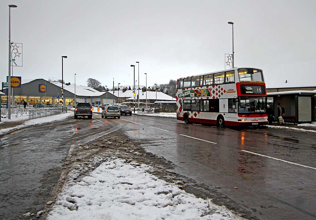 Lothian Buses  -  Terminus  -  Penicuik Town Centre -  Route 15