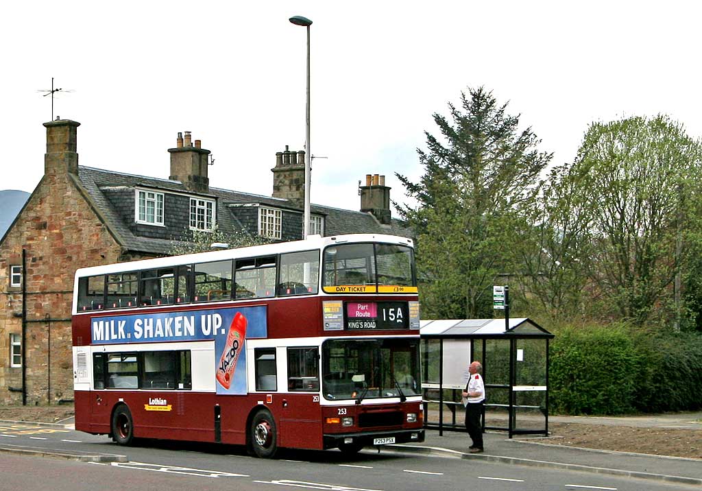 Lothian Buses  -  Terminus  -  Penicuik Town Centre -  Route 15