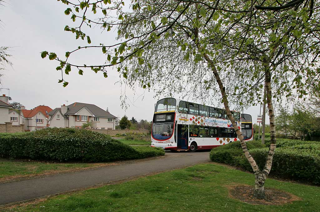 Lothian Buses  -  Terminus  -  Hunter's Tryst  -  Route 16