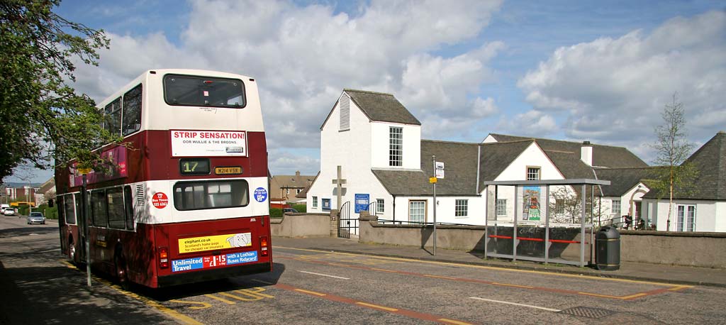 Lothian Buses  -  Terminus  -  Drylaw  -  Route 17