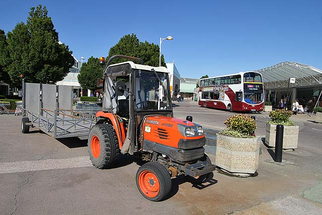 Lothian Buses  -  Terminus  -  Gyle Centre  -  Route 21