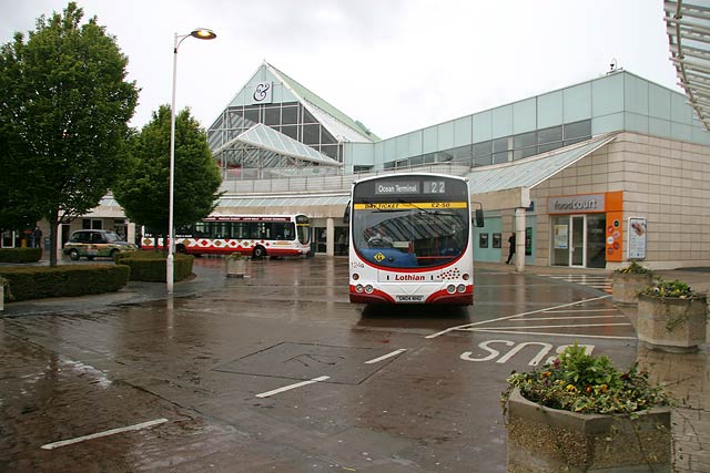 Lothian Buses  -  Terminus  -  Gyle Centre  -  Route 22