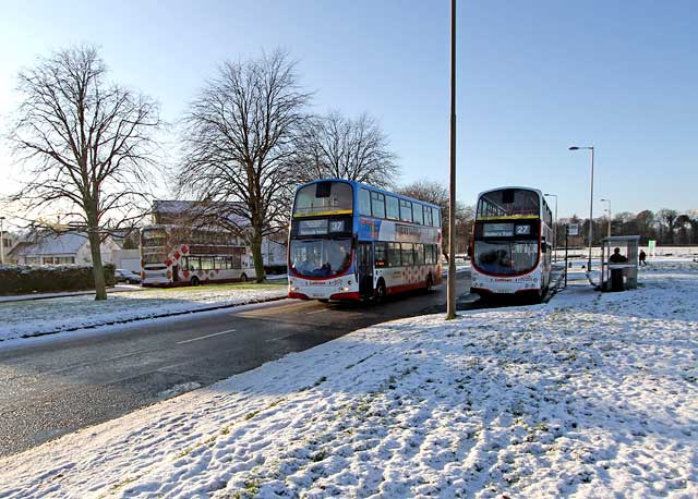 Lothian Buses  -  Terminus  -  Silverknowes  -  Routes 27 and 37