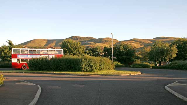 Lothian Buses  -  Terminus  -  Hunter's Tryst  -  Route 27