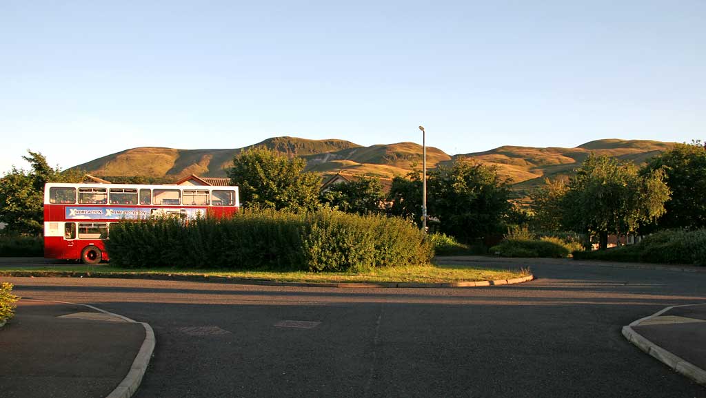 Lothian Buses  -  Terminus  -  Hunter's Tryst  -  Route 27