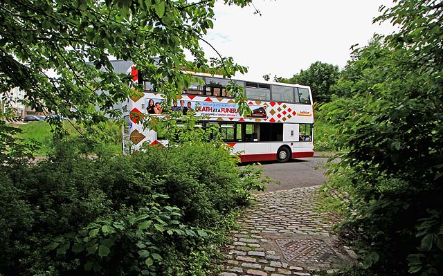 Lothian Buses  -  Terminus  -  Baberton  -  Route 33