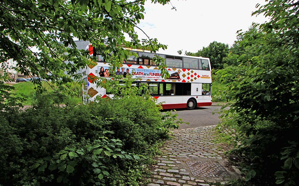 Lothian Buses  -  Terminus  -  Baberton  -  Route 33