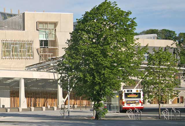 Lothian Buses  -  Terminus  -  Holyrood  -  Route 36