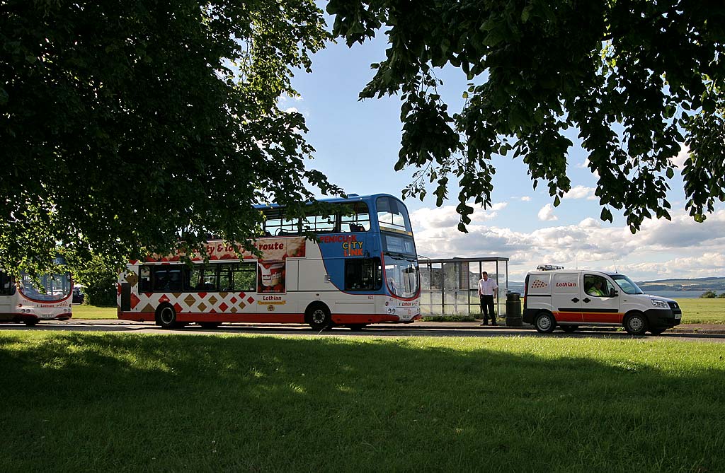 Lothian Buses  -  Terminus  -  Silverknowes  -  Route 42