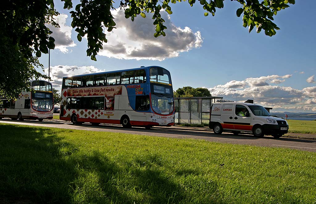 Lothian Buses  -  Terminus  -  Silverknowes  -  Route 42
