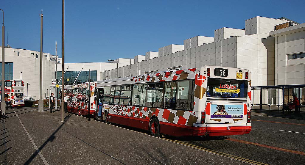 Lothian Buses  -  Terminus  -  Royal Infirmary  -  Route 38