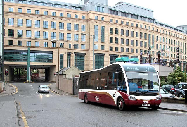 Lothian Buses  -  MacTours  -  Terminus  -  Canning Street  -  Route 61