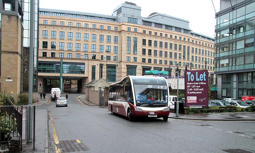 Lothian Buses  -  Terminus  -  MacTours  -  West End  -  Route 61