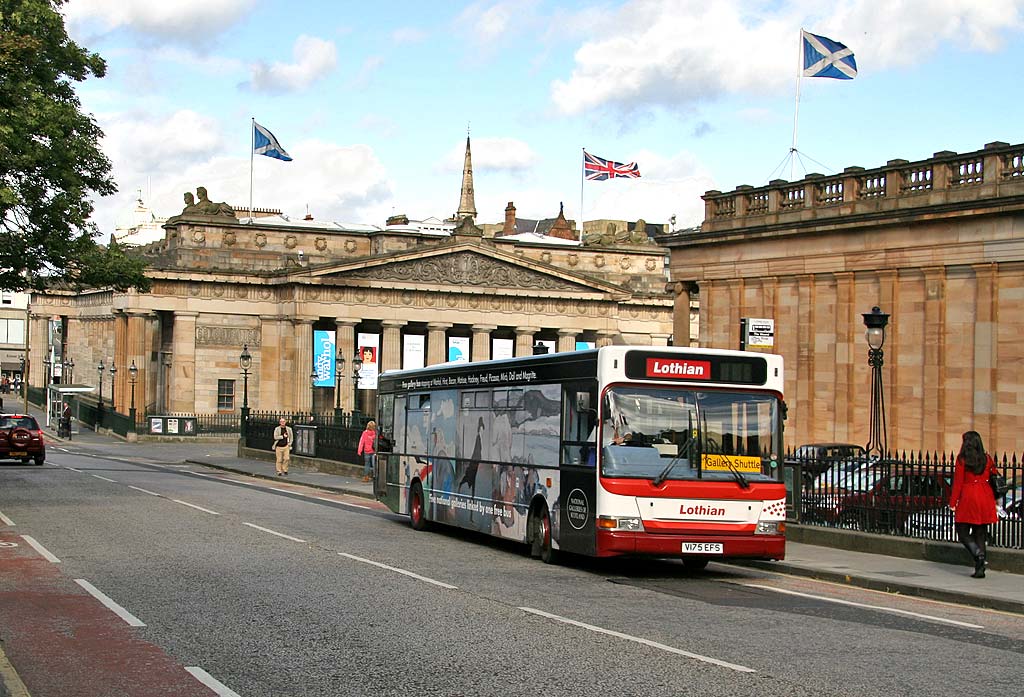 Lothian Buses  -  Terminus  - The Mound  -  Gallery Shuttle