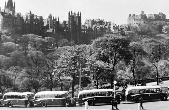 Waverley Bridge  -  zoom-in  - Assembly Rooms in the background