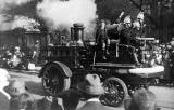 A 1906  Merryweather Fire King fire engine passes Edinburgh Royal Infirmary on the Infirmary Collection Day, around 1928
