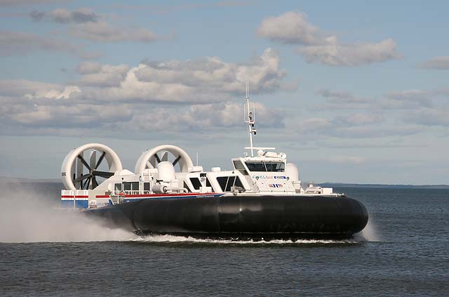 Hovercraft approaching Portobello, during the first day of trials for the Portobello-Kirkcaldy service  -  July 16, 2007