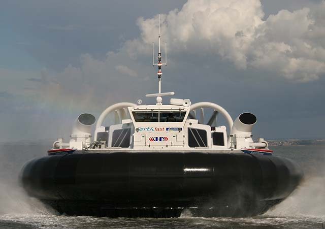 Hovercraft manoeuvers into position at Portobello, during thesecond day of trials for the Portobello-Kirkcaldy service  -  July 16, 2007