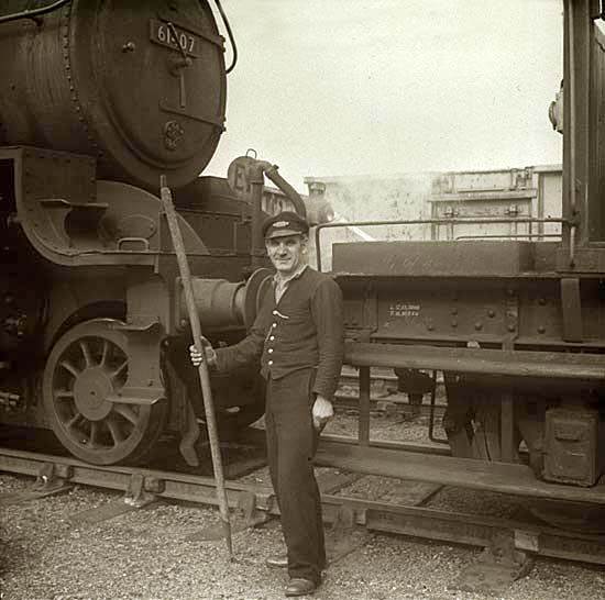 Loco 61407 and a shunter