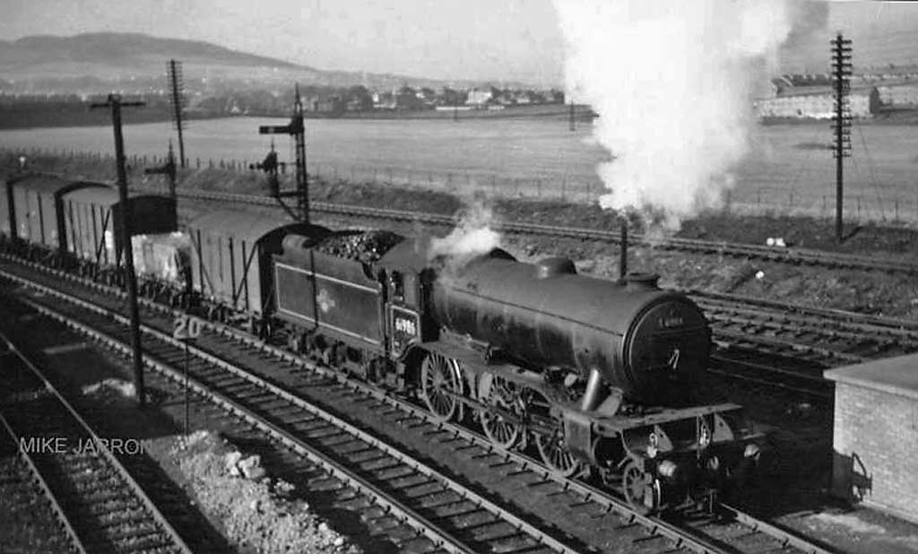Edinburgh Railways  - Niddrie  -  Between where ASDA is now and Niddrie Bing