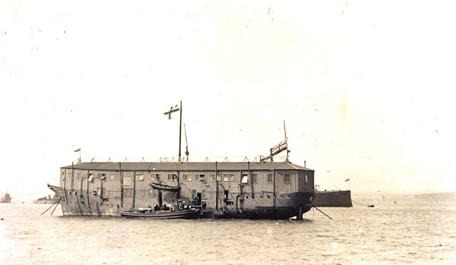 HMS Columbine - probably photogrraphed somewhere in the Firth of Forth