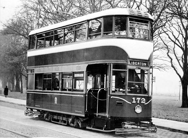 Tram 172 posed for a photograph. Was this photo taken at Bruntsfield Links or The Meadows, and when might this photo have been taken?