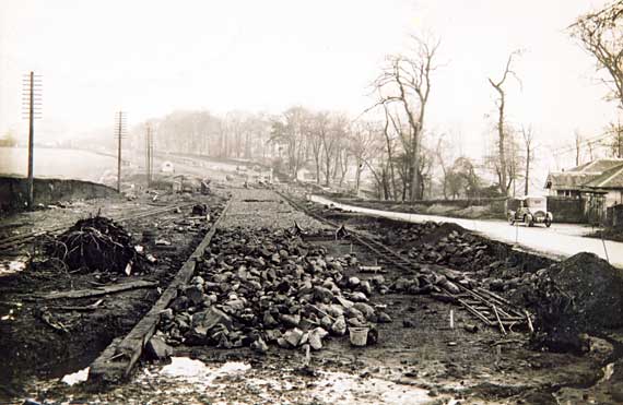 Roadworks  -  Laying the tramway track in Glasgow Road