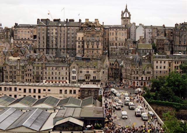 After the Edinburgh Cavalcade  -  zooom-out