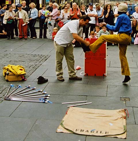 Edinburgh Festival 2003  -  Street Artist  -  Escapologist at Hunter Square
