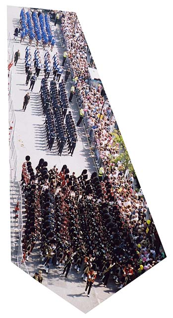 Edinburgh Festival Cavalcade 2004  - Edinburgh Military Tattoo Performers crossing Waverley Bridge