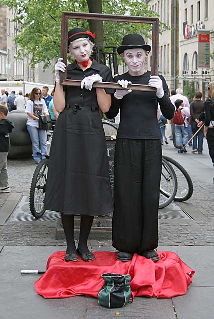Edinburgh Festival, 2006  -  Street Entertainers