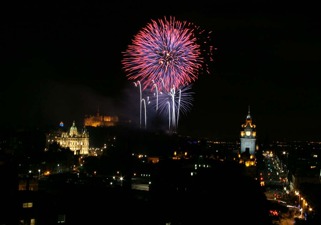 Edinburgh Festival Fireworks 2006 - seen from Calton Hill