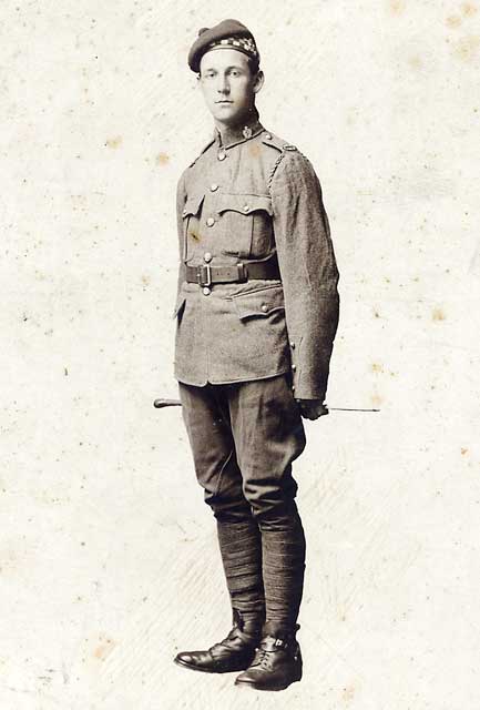 A photograph possibly of a Boer War soldier - from which Regiment?