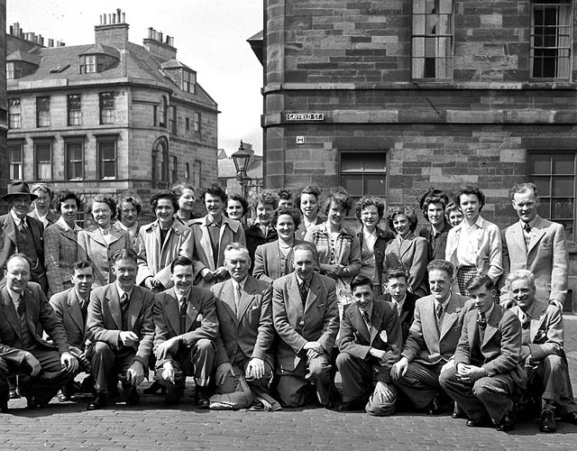 Group Outing  -  Broughton Place.  Do you know which group this was and when the photo might have been taken?