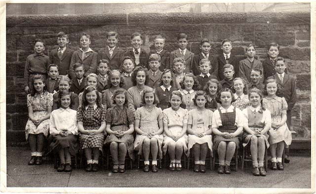 Canonmills school class photograph  -  1945