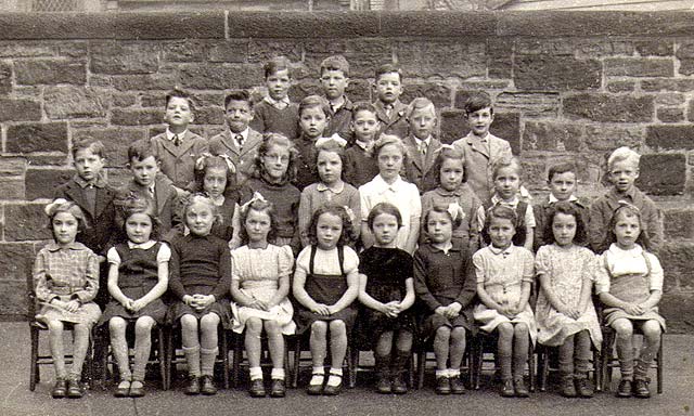 Canonmills school class photograph  -  1945