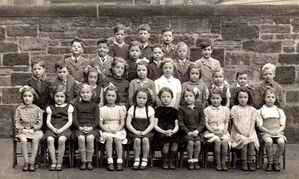 Canonmills school class photograph  -  1945