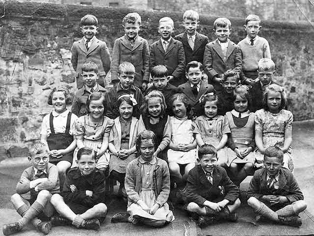 Dean Village Primary School Photo - 1940s