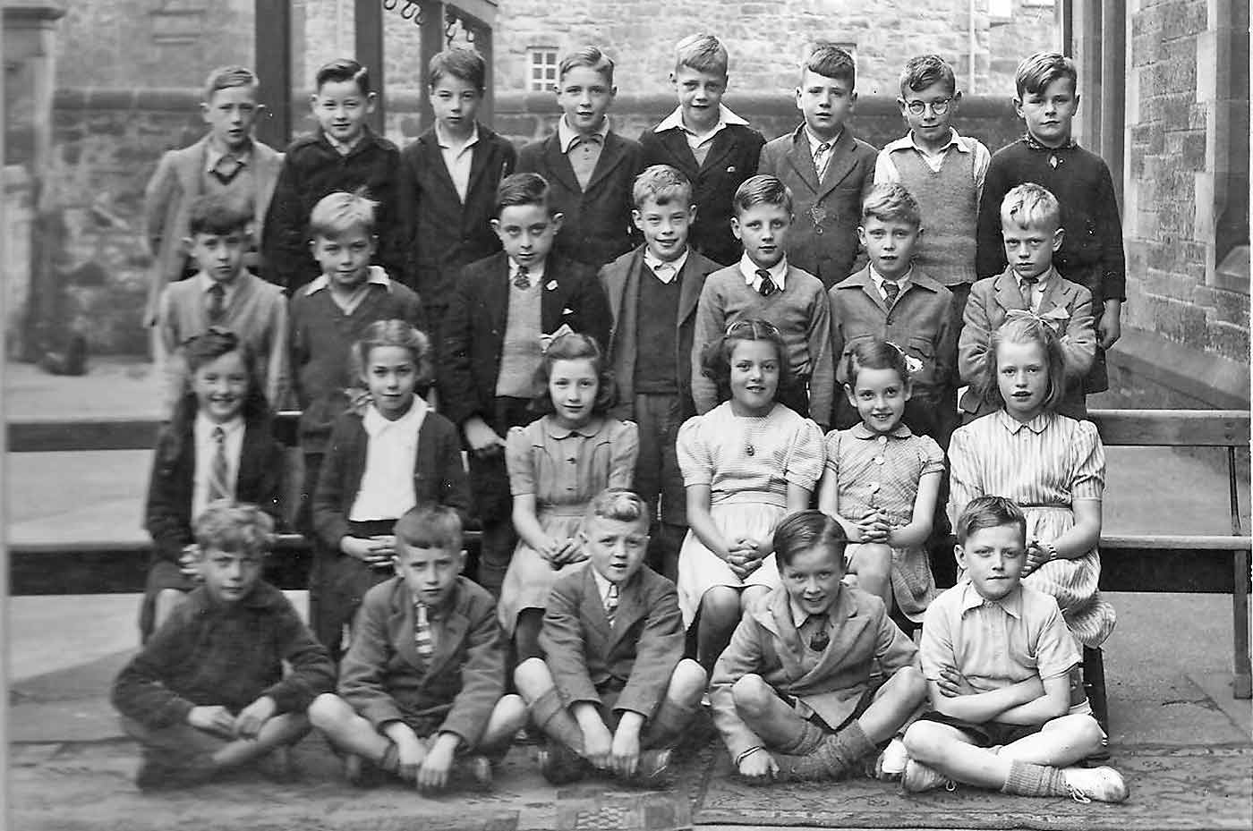 Dean Village Primary School Photo - 1940s