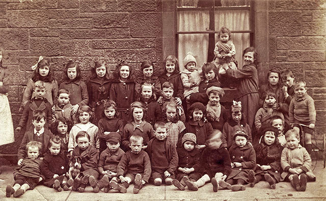 A group of kids at Drumdryn Street, near the King's Theatre, Tollcross  -  photo probably taken around 1919