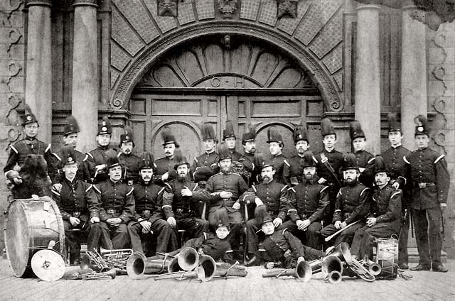 Edinburg City Royal Garrison Artillery Band outside George Heriot's School.  When might this photo have been taken?