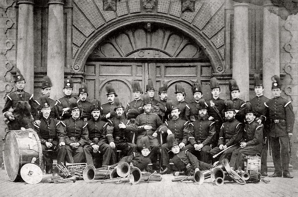 Edinburg City Royal Garrison Artillery Band outside George Heriot's School.  When might this photo have been taken?