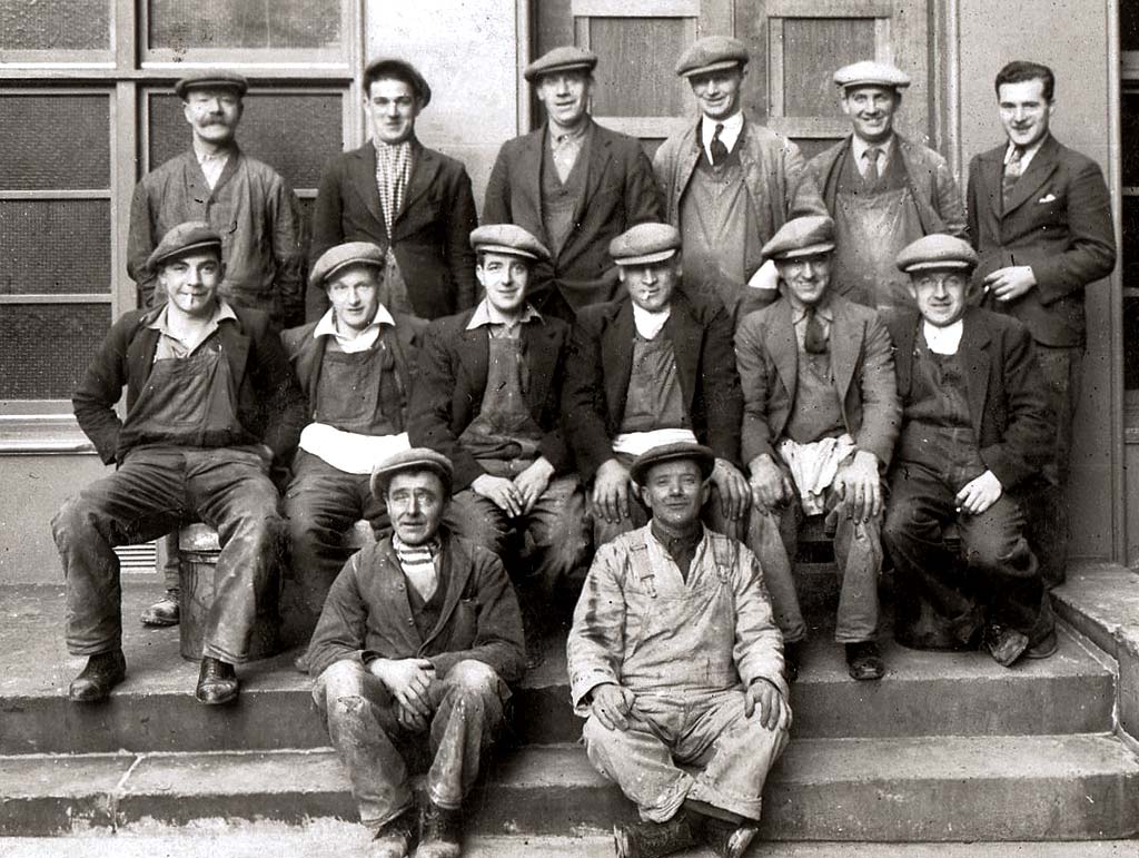 Edinburgh Workers  -  around 1937  -  From which company