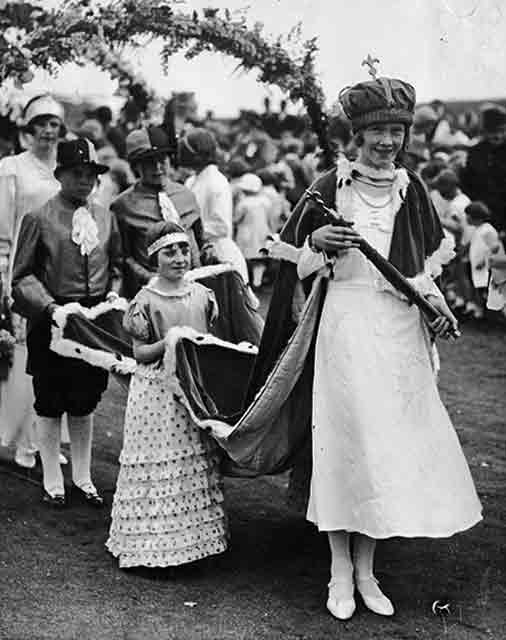 Gilmerton Recollections  -  Gala Queen, around 1934-35