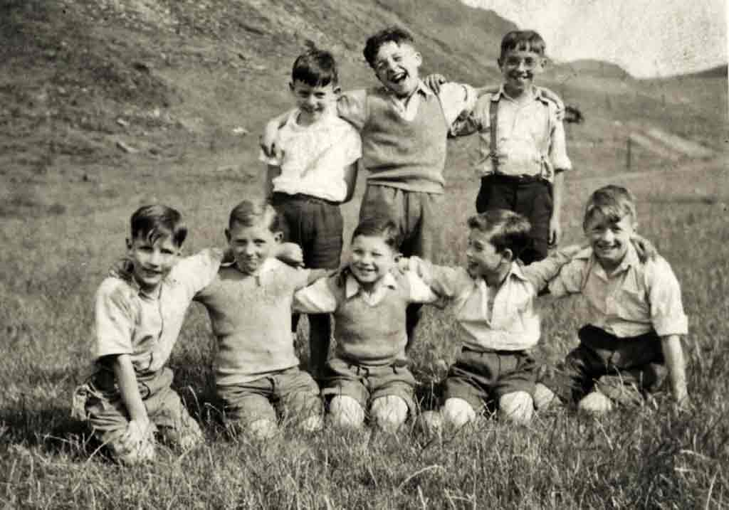 Heriot Mount Coronation Street Party, Dumbiedykes  -  1953