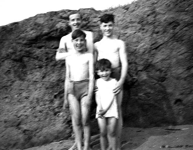 ames Morton-Robertson and Friend from Dumbiedykes