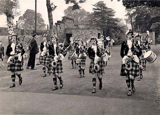 Jessie Houston's Jolly Girls, a tap and ballet class held in a wooden hut on  St John's Hill, off Holyrood Road