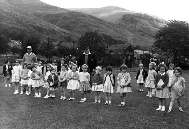 Leith Bus Depot - Drivers' and Conductors' children's picnic at Alva Glen - 1965